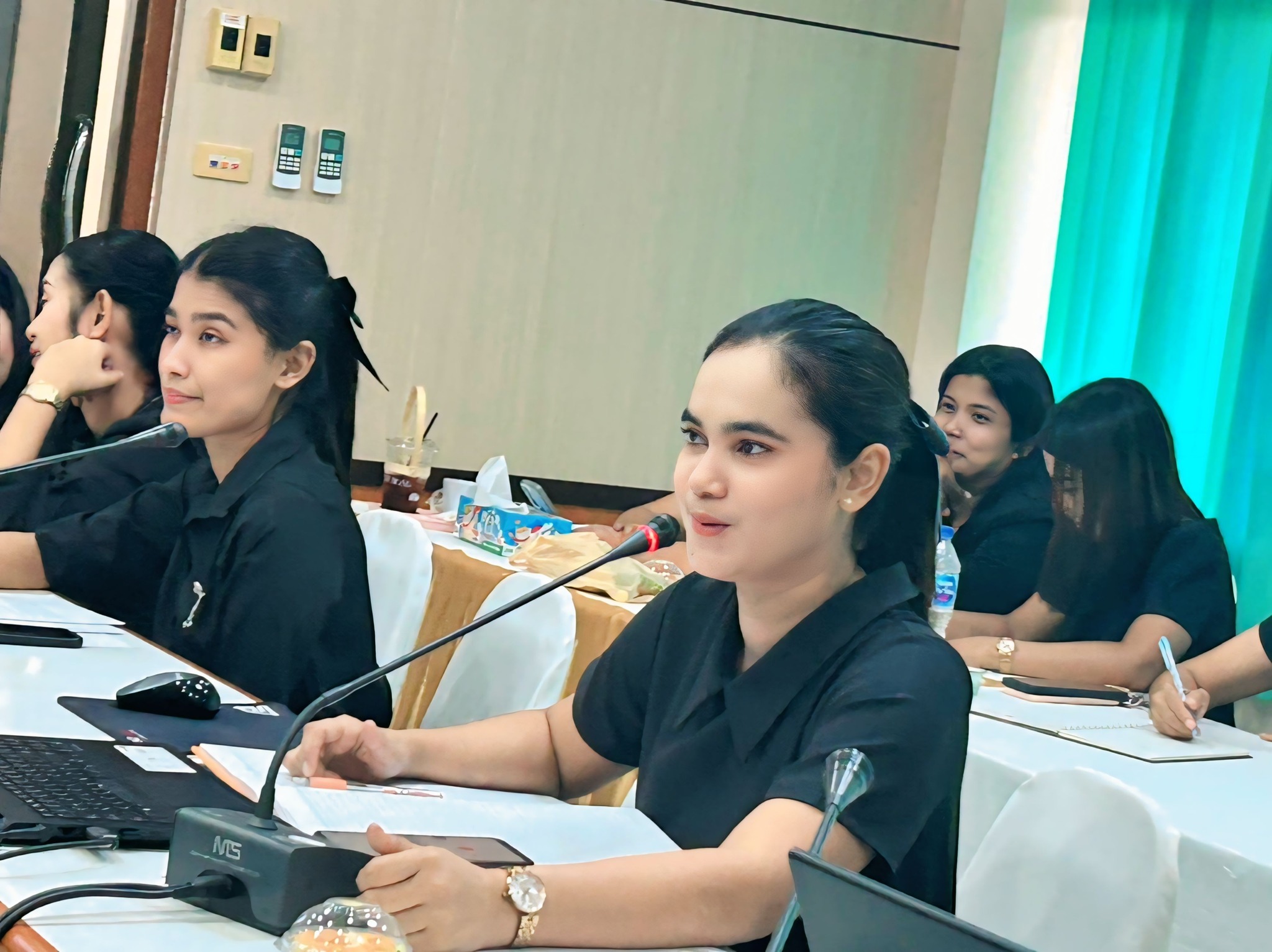 วันที่ 6 พฤศจิกายน 2568 เวลา13.00น. นางสาวอารีย์ แร่ทอง สาธารณสุขอำเภอจุฬาภรณ์ เป็นประธานในที่ประชุมประจำเดือนพฤศจิกายน ครั้งที่ 2/2569 ร่วมกับ ผอ.รพ.สต. และบุคลากรสาธารณสุขอำเภอจุฬาภรณ์ เพื่อขับเคลื่อนนโยบายและตัวชี้วัดกระทรวงสาธารณสุขประจำปีงบประมาณ 2569