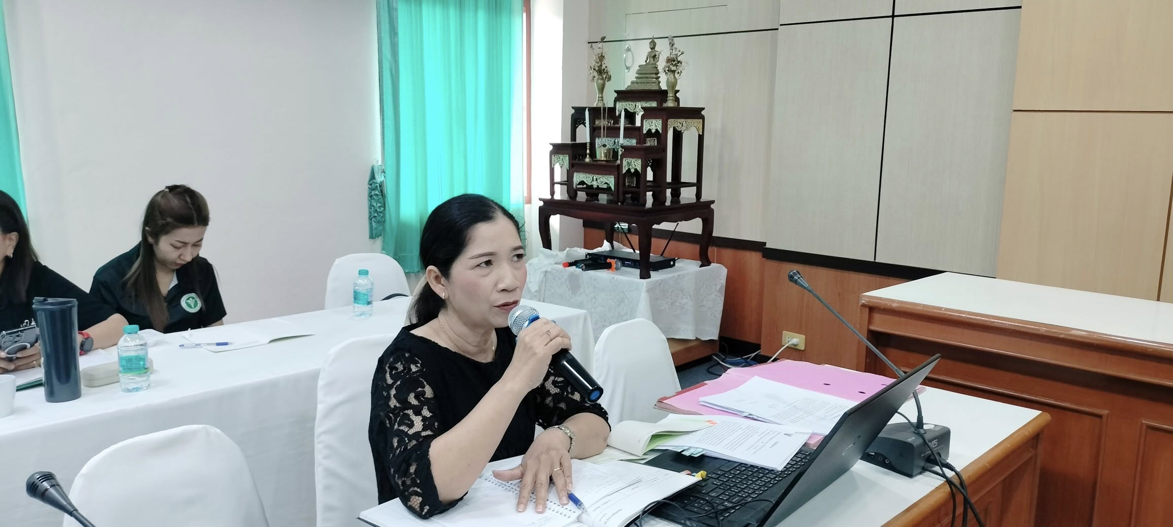 วันที่ 8 ธันวาคม 2568  นางสาวอารีย์ แร่ทอง สาธารณสุขอำเภอจุฬาภรณ์ เป็นประธานในที่ประชุมประจำเดือน ครั้งที่ 3/2569 ประจำเดือนธันวาคม ร่วมกับ ผอ.รพ.สต. และบุคลากรสาธารณสุขอำเภอจุฬาภรณ์ เพื่อขับเคลื่อนนโยบายและตัวชี้วัดกระทรวงสาธารณสุขประจำปีงบประมาณ 2569